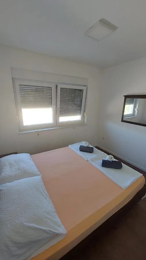 Navis Apartment Supetarska Draga 0*,  Croatia